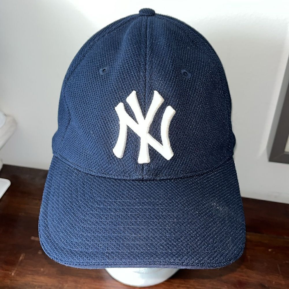 New York Yankees stretch fitted 100% polyester MLB navy blue baseball hat cap